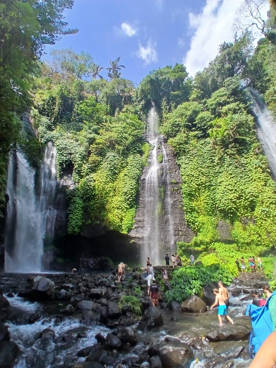 Sekumpul triple waterfall full view